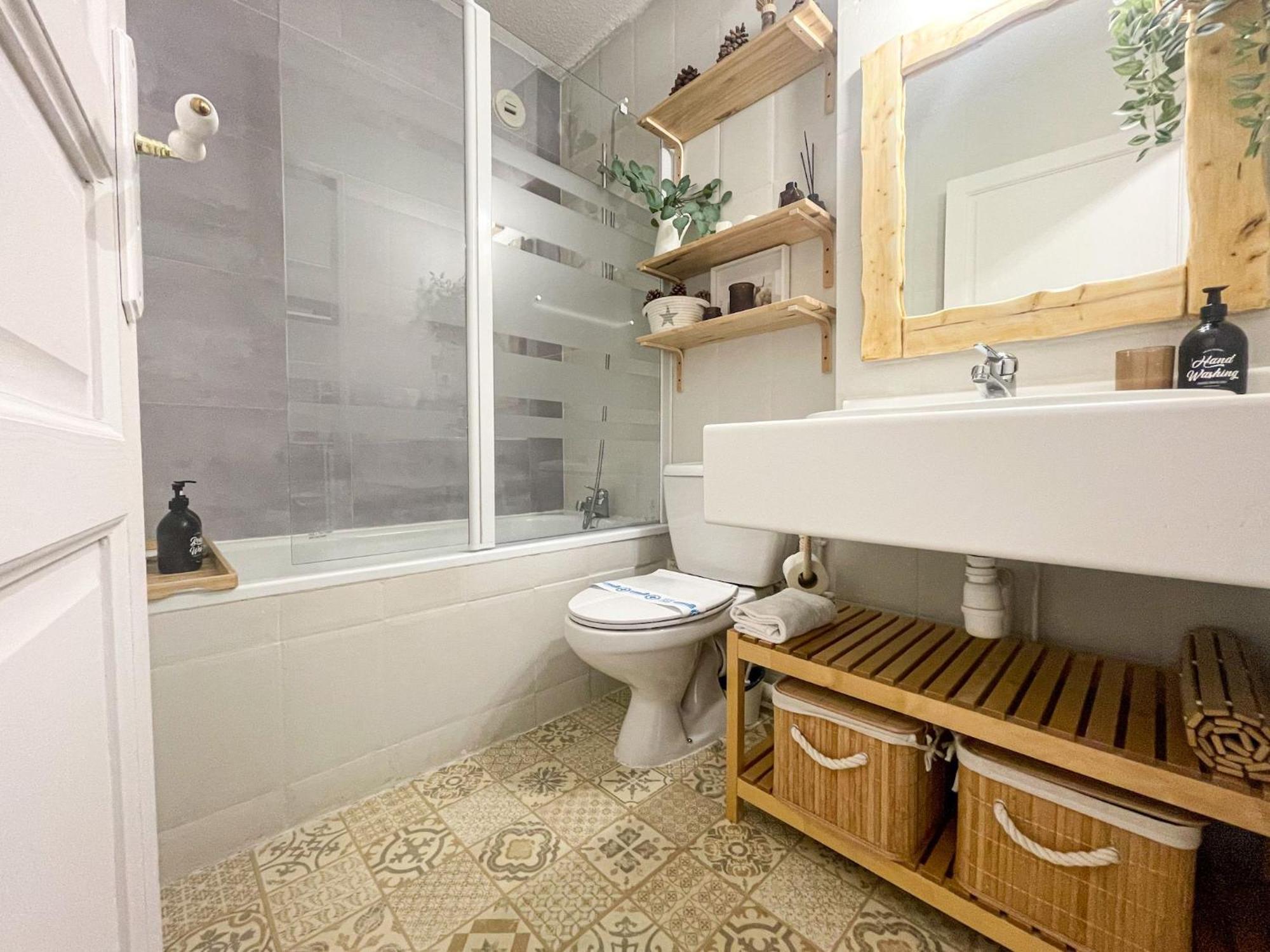 Apartamento Ideal Para Parejas En Enveitg Exterior photo