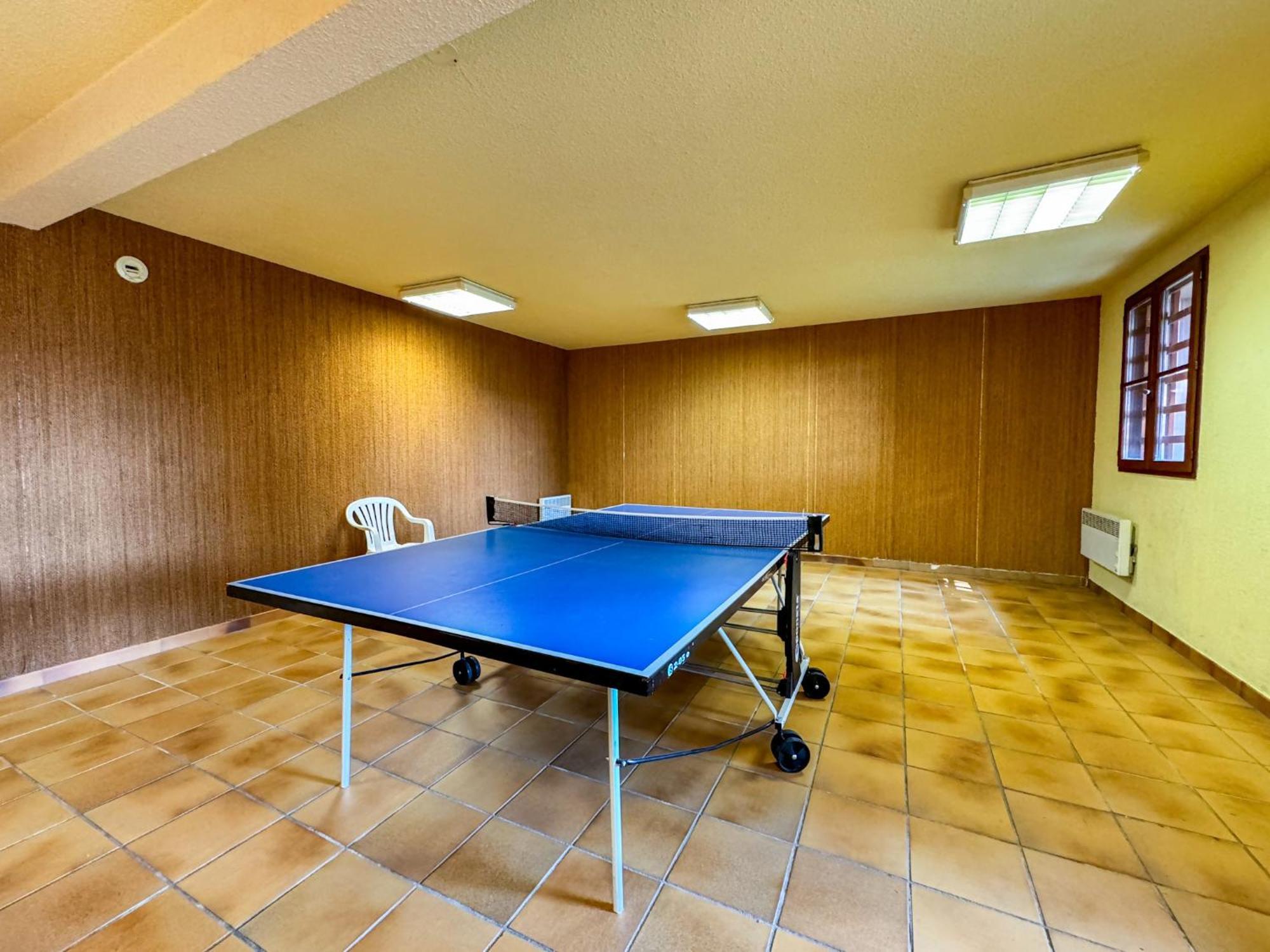 Apartamento Ideal Para Parejas En Enveitg Exterior photo